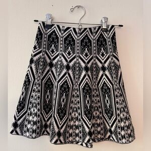 Fab’rik skirt - Black and White pattern, sweater material (size small)
